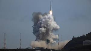كوريا الجنوبية تعلن إطلاق أول صاروخ فضائي محلي الصنع